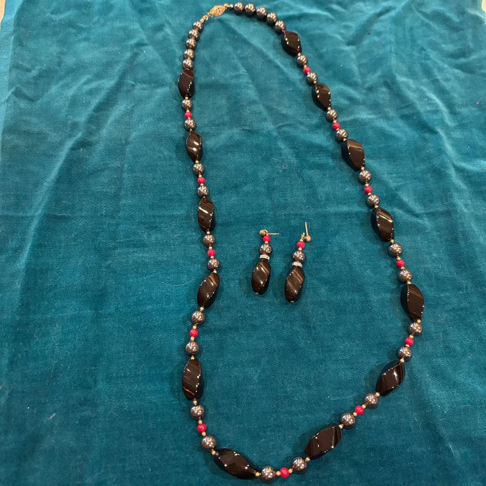 Hematite Black Twisted Bead and Red Accent Necklace Earring Set